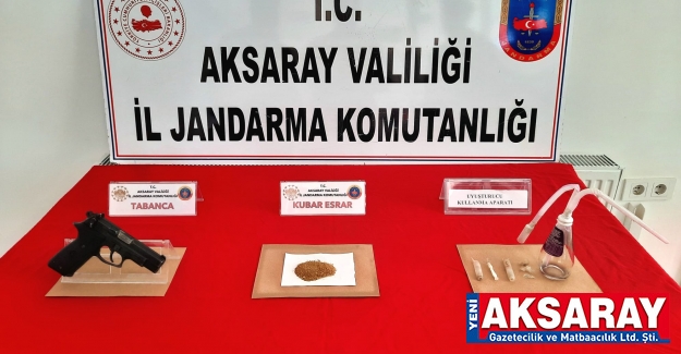 Uyuşturucu ve ruhsatsız tabanca ile yakalandı