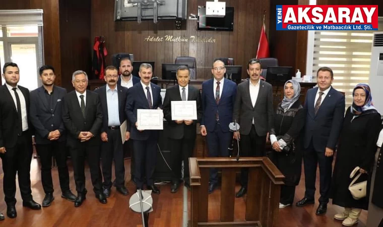 Mazbata teslimine teşkilat üyeleri de katıldı
