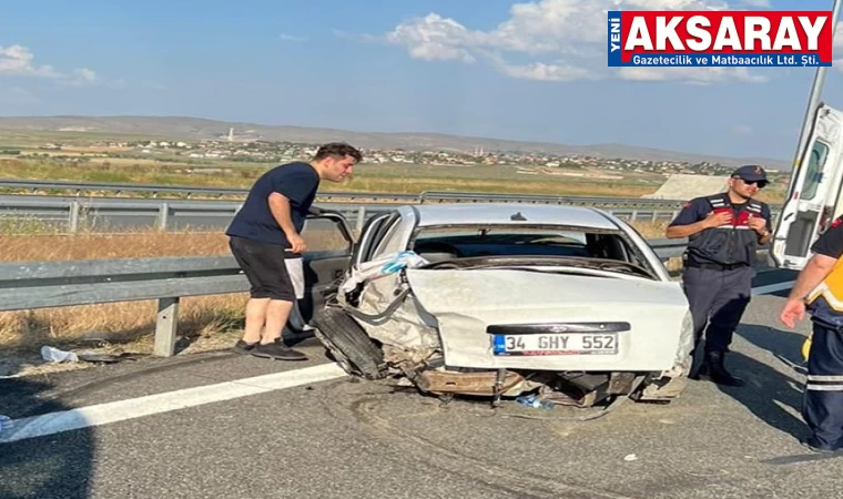 Bariyerlere çarpan otomobilden 1 ölü 7 yaralı çıktı