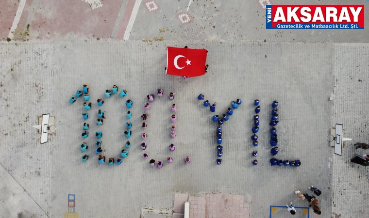 100. Yıla öğrencilerden koreografi