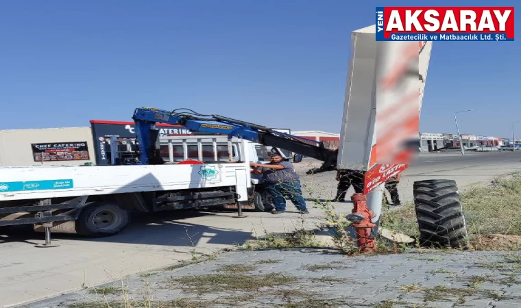 Görüntü kirlisi afiş ve tabelalar kaldırılıyor