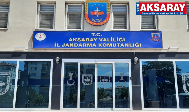 Aranan şahıslar jandarmadan kaçamadı 