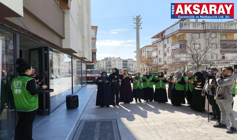 IHH Geçici giyim mağazası açıldı