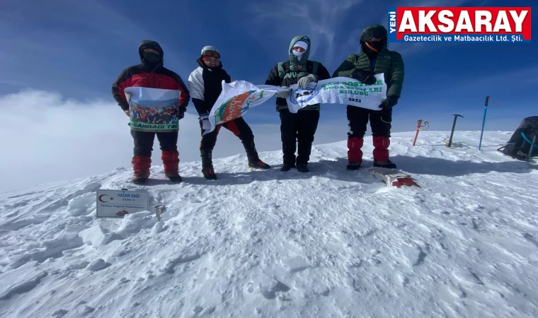 Üç ilin dağcıları zirve yaptı