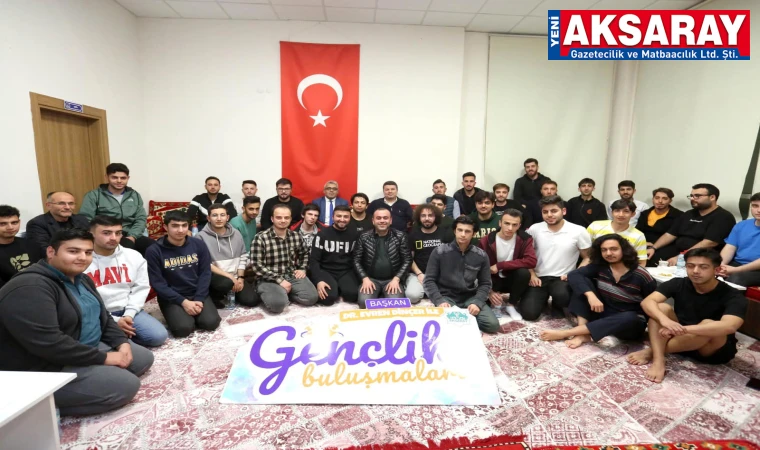 Gençler bu ülkenin aydınlık yarınları