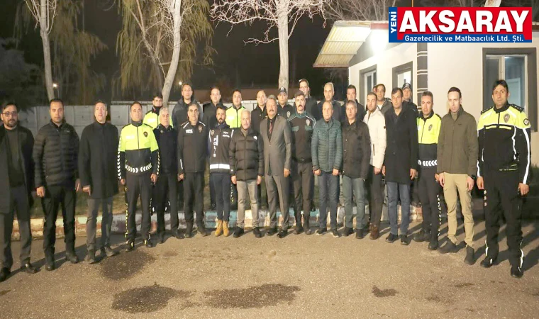 Nöbet tutan polislerle sahur yapıldı