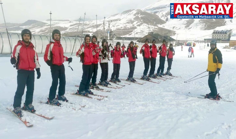 Spor Bilimleri Fakültesi öğrencileri Kayak Eğitimi için Erciyes’e gittiler