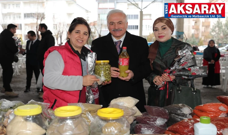 Vali Kumbuzoğlu Hanımeli Pazarında yufka açtı