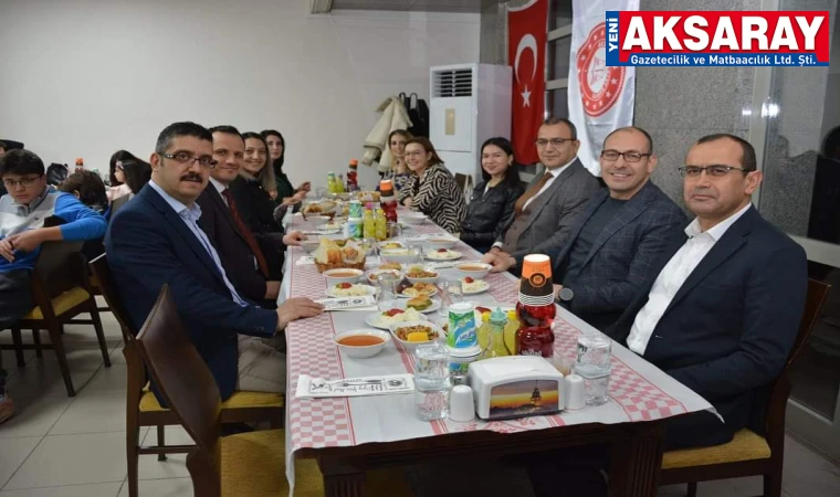 Adliye personeli 4 grup halinde iftarda buluştu