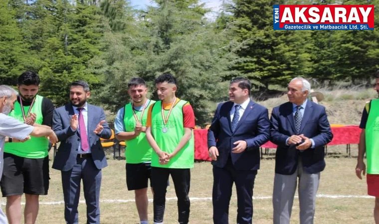 ORTAKÖY MESLEK YÜKSEKOKULU Futbol turnuvasının galibi Sosyal Spor takımı