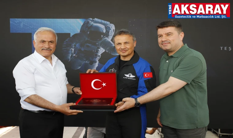 İlk astronot uzay yolculuğunu Bilim Festivalinde anlattı