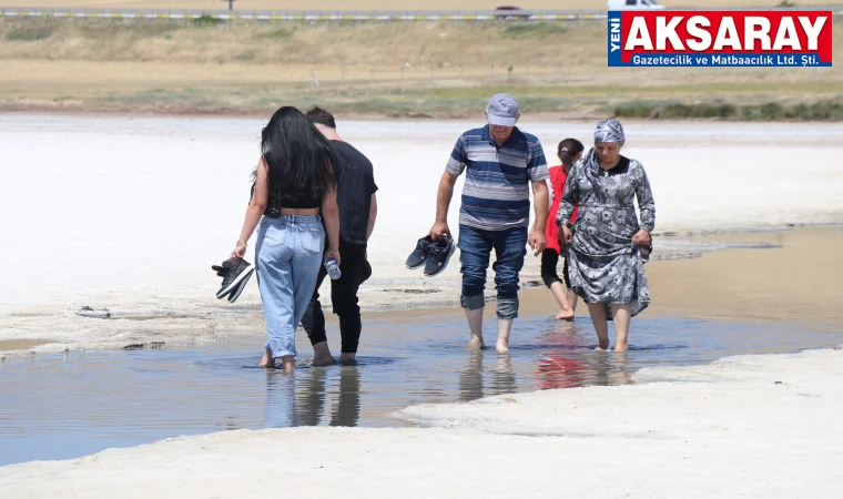 Tuz Gölü’nde şifa arıyorlar