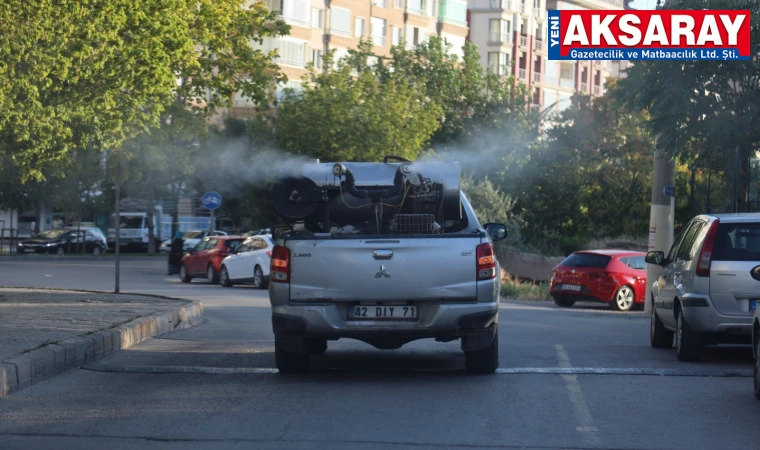 50 Araç ve mobil ekipmanla sinekle mücadele yapılıyor