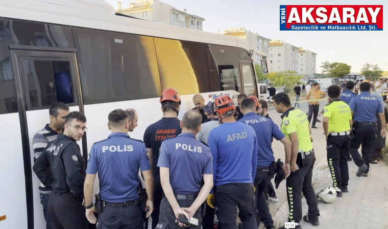 Anneanne ve torun minibüs altında kalarak can verdi