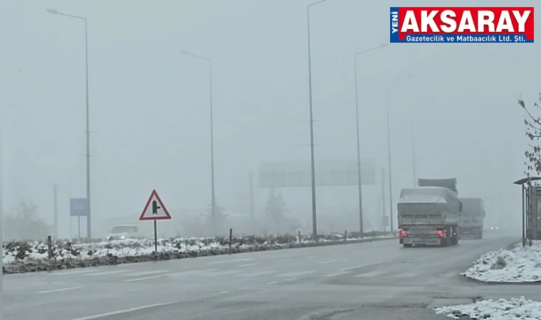 Konya yolunda görüş mesafesi 30 metreye kadar düştü