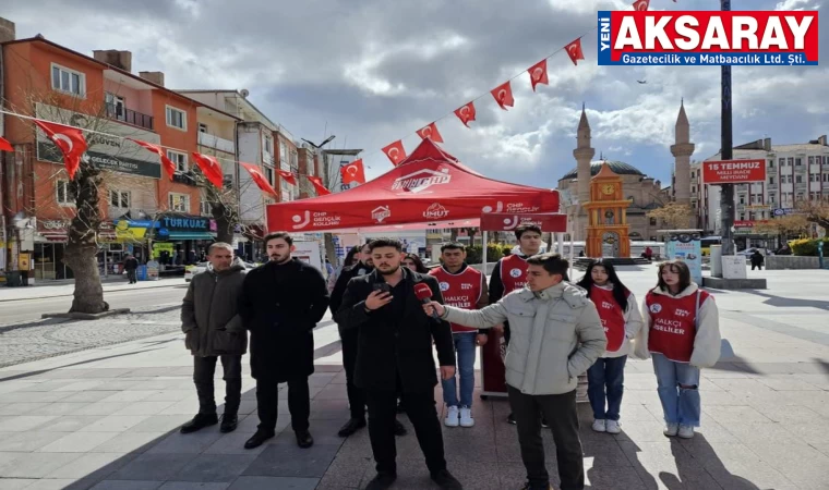 CHP'li gençler 'Senin yerin CHP' de­di­ler