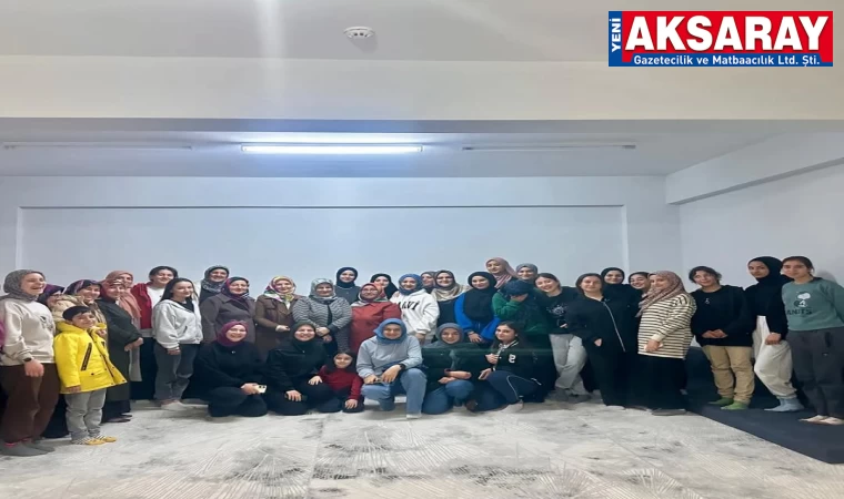 İmam Ha­tip­li kız öğ­ren­ci­ler­le ma­ne­vi at­mos­fe­ri ya­şa­dı­lar