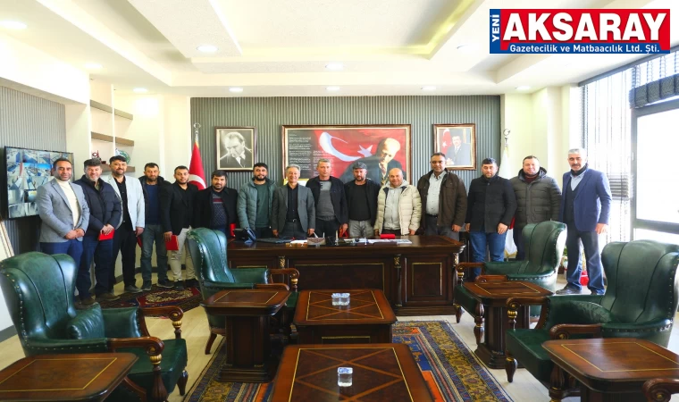 Kulüp baş­kan­la­rı­na pla­ket ve­ril­di