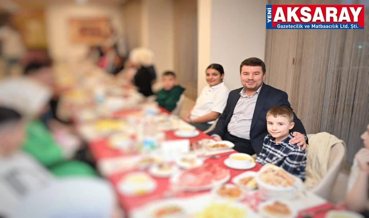 Hacivat-Karagöz oyununu birlikte izlediler