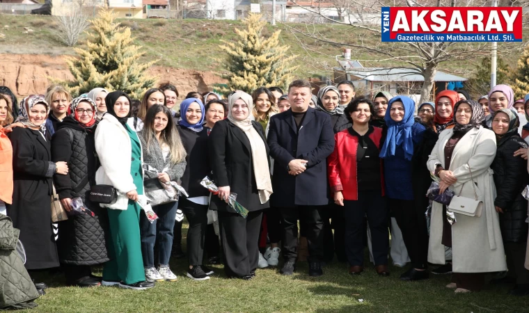 Ka­dın­la­ra pek çok hiz­met ve­ri­yo­ruz