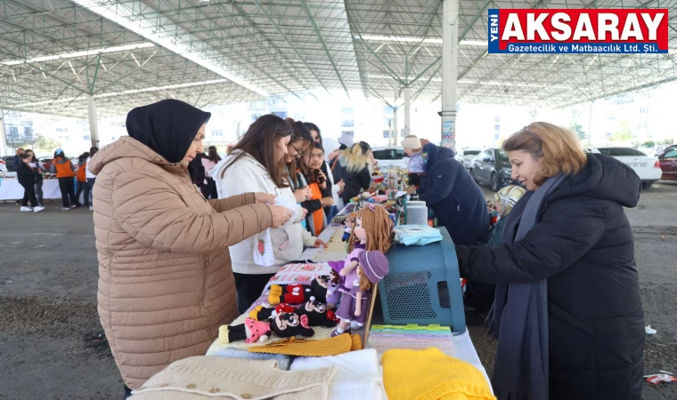 Bahar bereketi Hanımeli Pazarı’na can getirdi