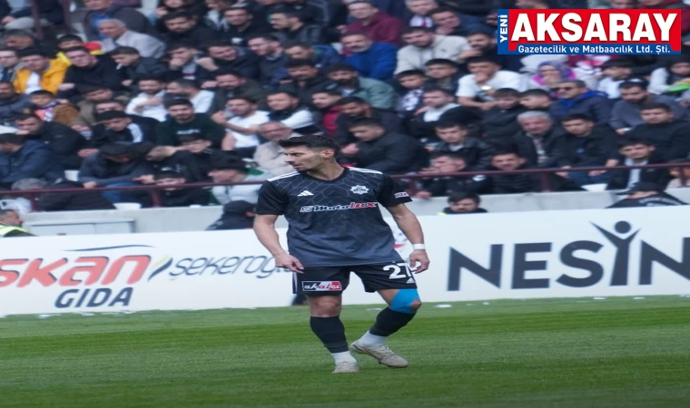 Cengiz sarıya takıldı