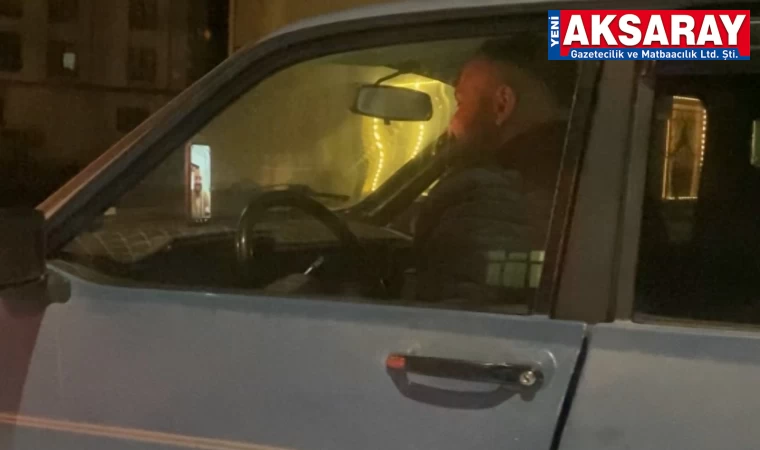 Seyir halinde görüntülü sohbet polis kamerasına yansıdı