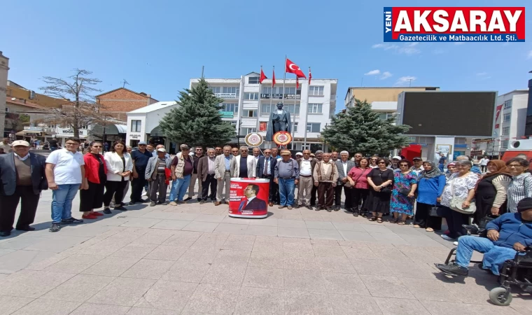 CHP Çelenk koydu