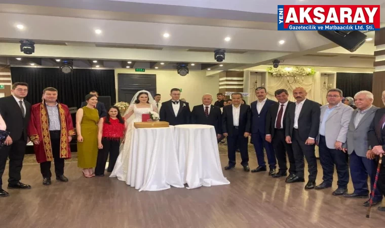 Siyasetçiler ve bürokratlar nikahta buluştu