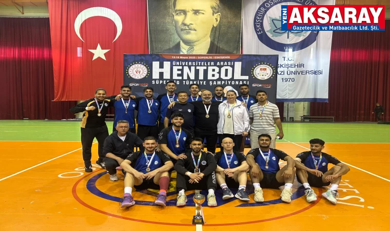 Spor Bilimleri Fakültesi Hentbol takımlarından çifte başarı