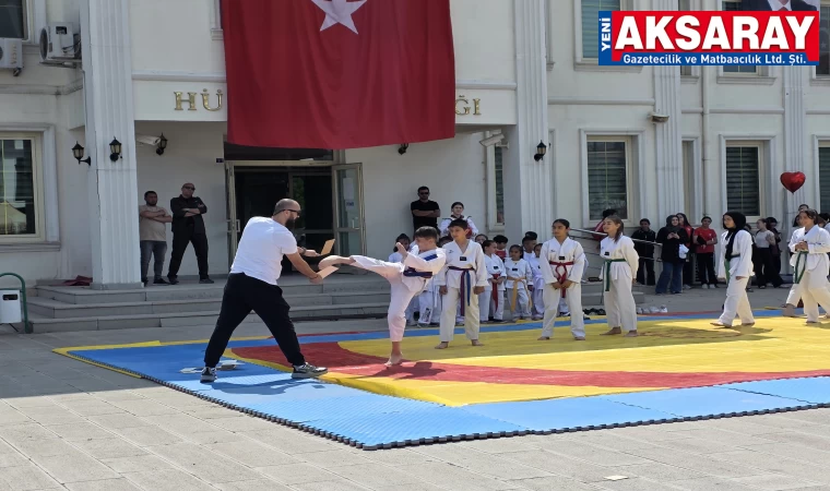 Sportif gösteriler kutlamalara renk kattı