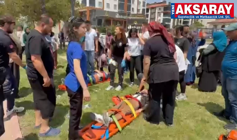 2 otomobil çarpıştı: 4 YARALI