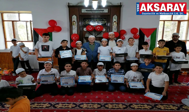 Kuran Kursu öğrencilerine başarı belgeleri verildi