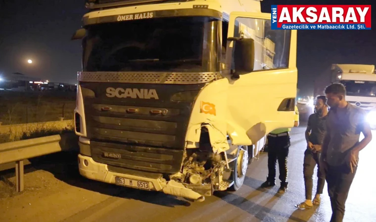 TIR ile 2 otomobil çarpıştı: 1 YARALI  