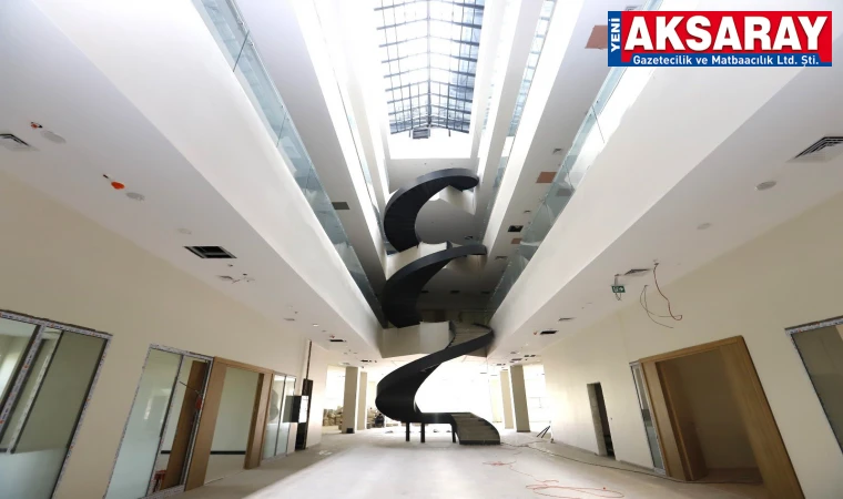 Yeni belediye binasında iç tefrişat yapılıyor