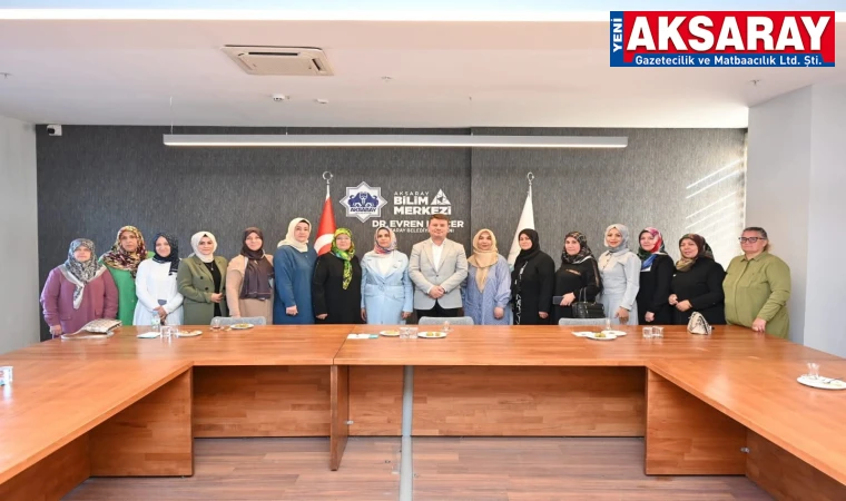 AK KADINLAR BAŞKAN DİNÇER’İ ZİYARET ETTİ Kadınlara yönelik projeleri konuştular