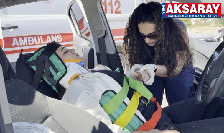  İki otomobil çarpıştı: 2 YARALI