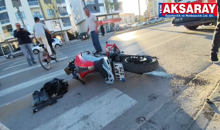 Servis minibüsü ile motosiklet çarpıştı: 1 AĞIR YARALI