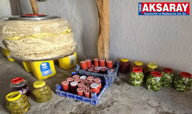 Turşu ve kurutmalık biberler kilerlerde yerini aldı