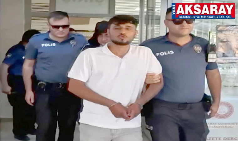  Tutuklanınca gazeteciye öpücük atıp, ‘Zeki Müren'e selam’ dedi