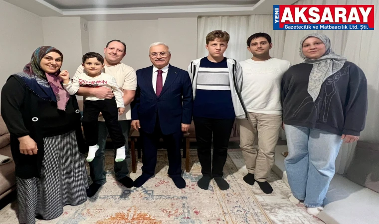 Vali Kumbuzoğlu 25 aileyi evinde ziyaret etti