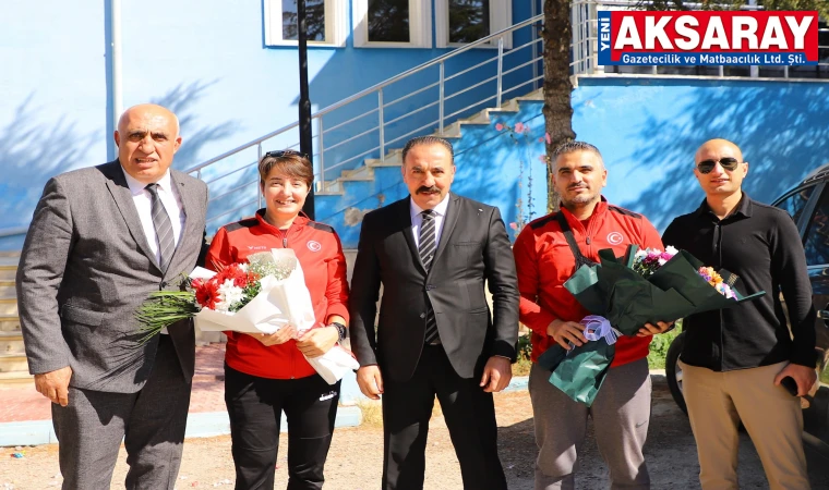 Victor Avrupa Para Badminton Şampiyonasında 3.oldu HALİME YILDIZ ÇİÇEKLERLE KARŞILANDI