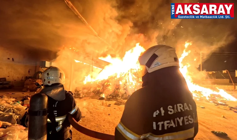 GERİ DÖNÜŞÜM TESİSİ ALEV ALEV YANDI  Alevli gece