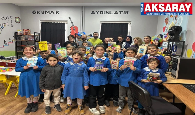 GÖNÜL KÖPRÜSÜ KURULDU Kardeş okula kitap desteği