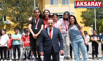 ATLETİZMCİLER ÖDÜLLERİNİ ALDILAR