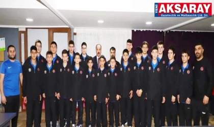 GÜREŞÇİLER İFTARDA BİR ARAYA GELDİ