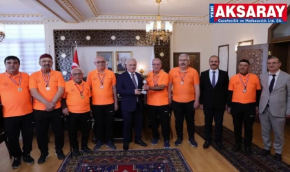 Ak­sa­ray’ın adını zir­ve­ye ta­şı­dı­lar