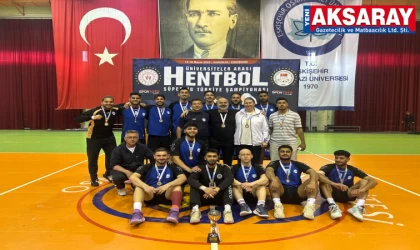 Spor Bilimleri Fakültesi Hentbol takımlarından çifte başarı
