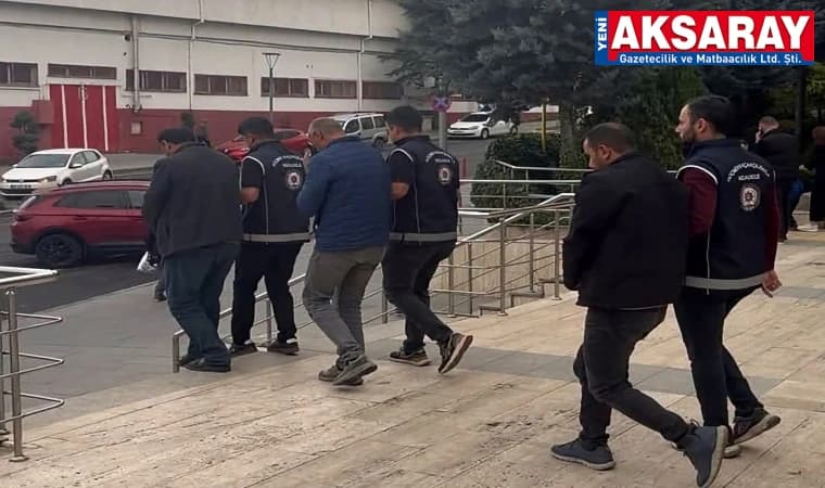 Ağrı’dan Aksaray’a göçmen taşıyan 3 şüpheli tutuklandı