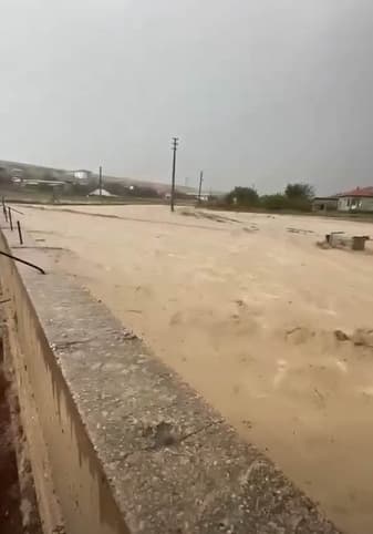 BAĞLIKAYA BELDESİNDE  Ani yağış sel felaketine yol açtı